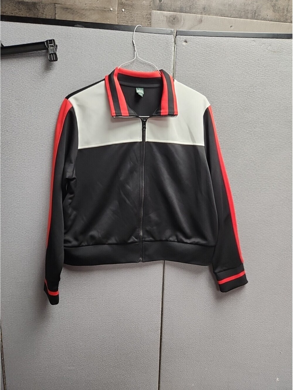 Wild Fable Sports Jacket Teens Size XL Y2K Style! 90s!